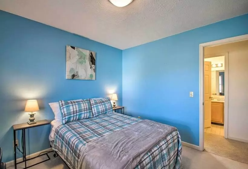 Central Harrisonburg Home W/ Fenced In Yard!