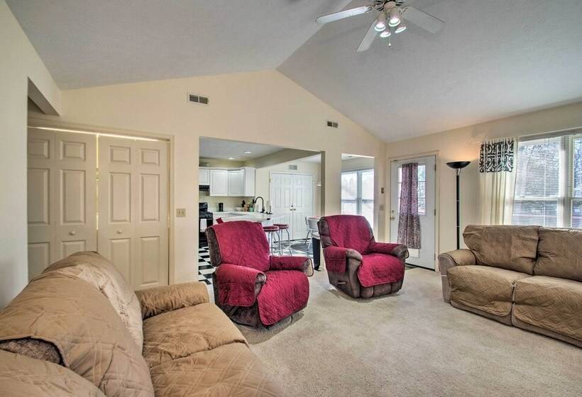 Central Harrisonburg Home W/ Fenced In Yard!