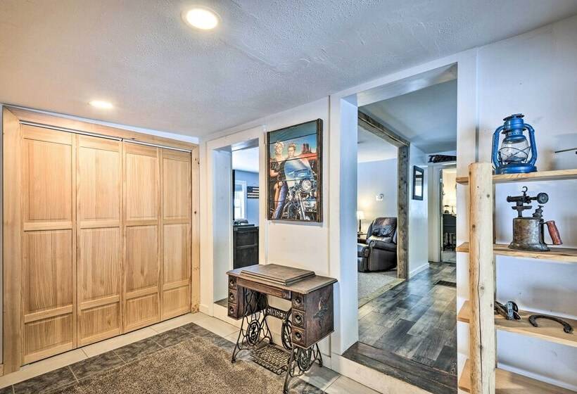 Adirondacks Cabin: Fish, Hunt & Hike!