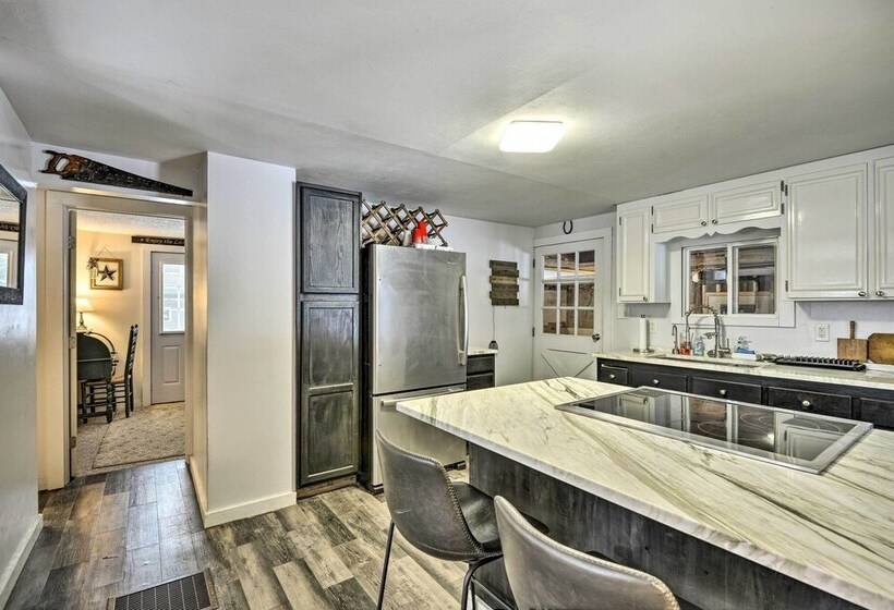 Adirondacks Cabin: Fish, Hunt & Hike!