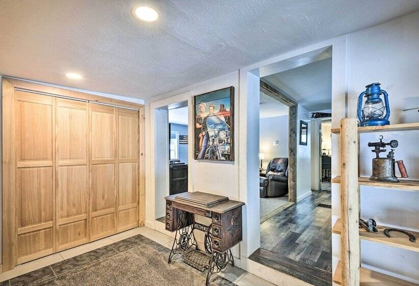 Adirondacks Cabin: Fish, Hunt & Hike!