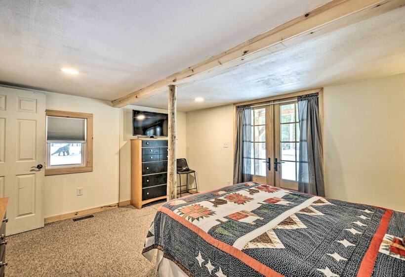 Adirondacks Cabin: Fish, Hunt & Hike!