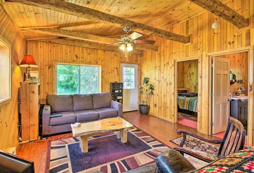 Cozy Cabin Retreat ~ 2 Mi To White Mountain Skiing