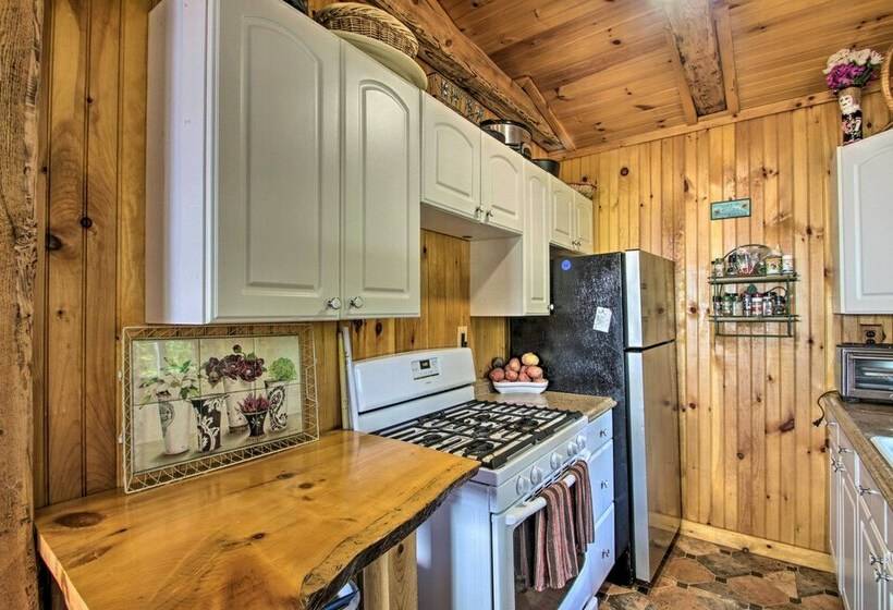 Cozy Cabin Retreat ~ 2 Mi To White Mountain Skiing