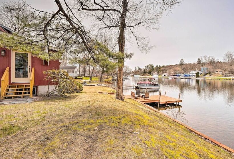 Cozy Castleton Cabin With Fire Pit + Water Access!