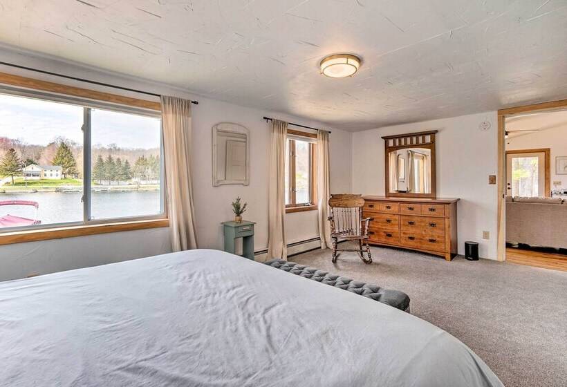 Cozy Castleton Cabin With Fire Pit + Water Access!