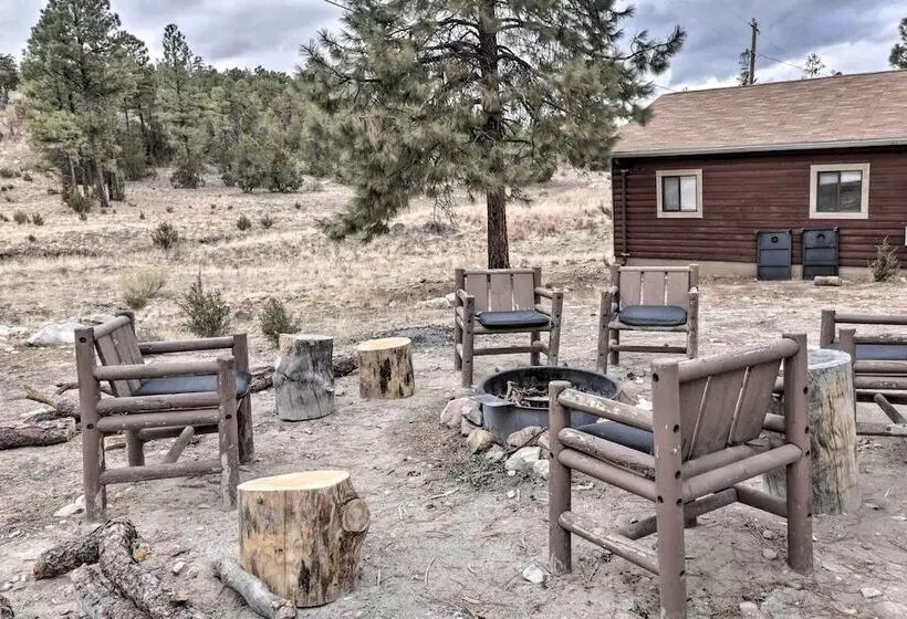 Cozy Heber Overgaard Cabin W/ Fire Pit, Game Room!