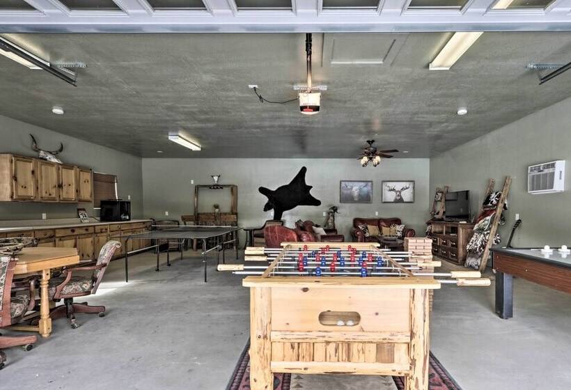 Cozy Heber Overgaard Cabin W/ Fire Pit, Game Room!