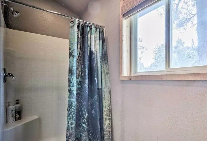 Cozy Heber Overgaard Cabin W/ Fire Pit, Game Room!