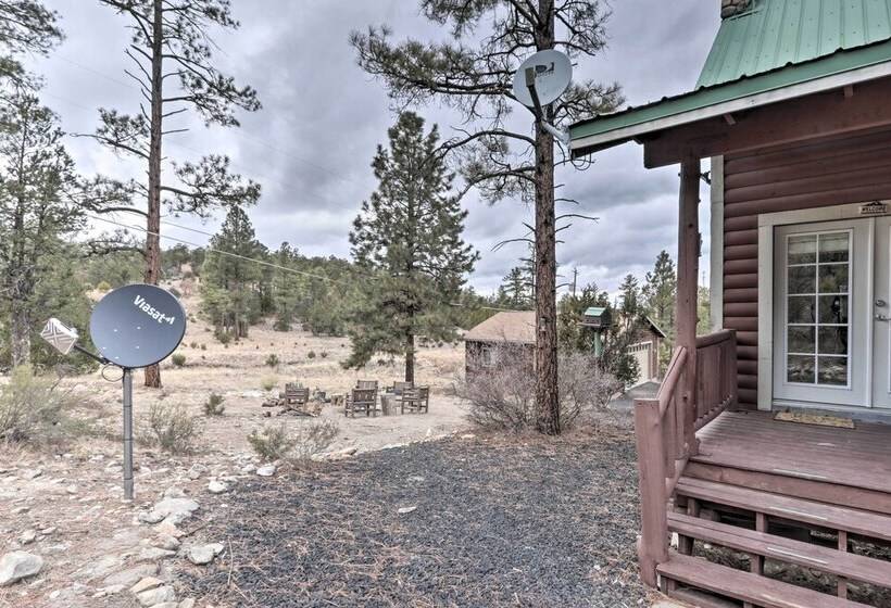 Cozy Heber Overgaard Cabin W/ Fire Pit, Game Room!