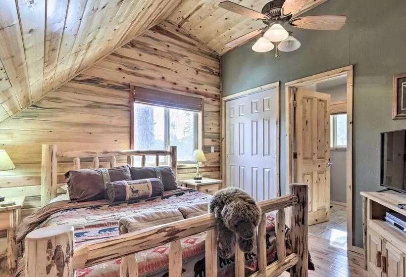Cozy Heber Overgaard Cabin W/ Fire Pit, Game Room!