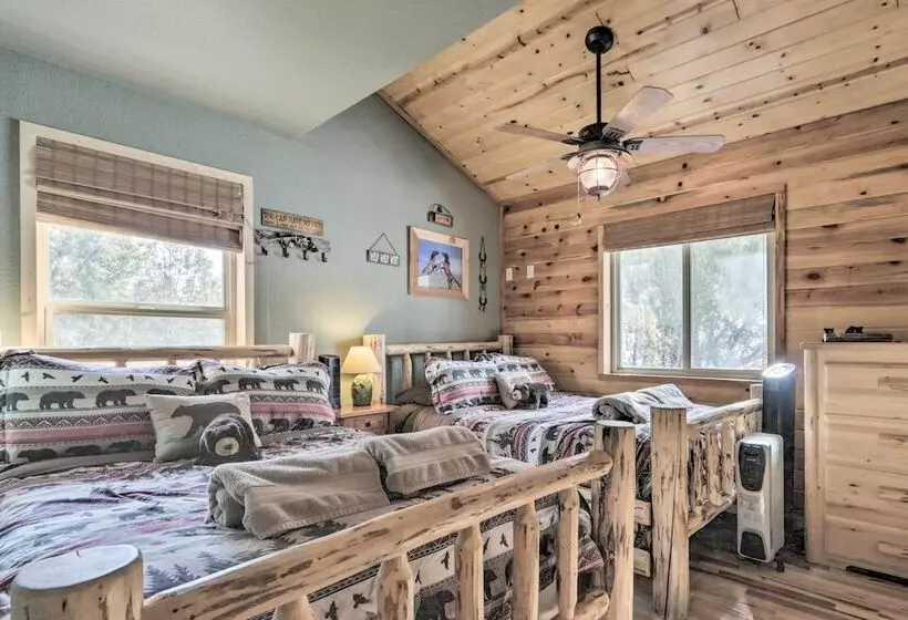 Cozy Heber Overgaard Cabin W/ Fire Pit, Game Room!