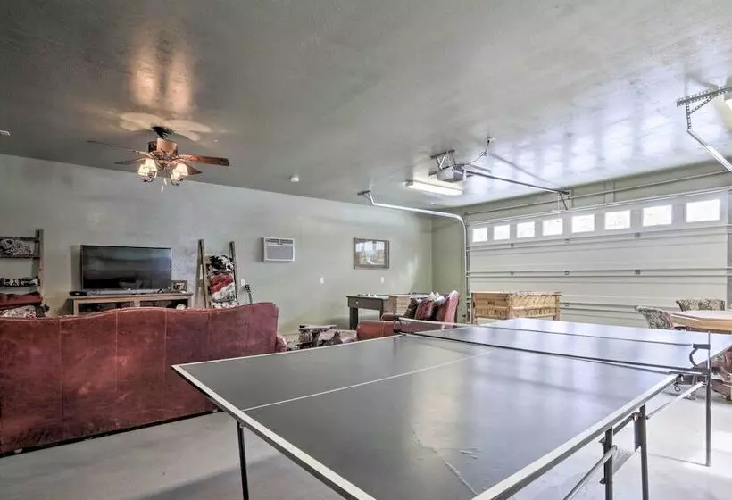 Cozy Heber Overgaard Cabin W/ Fire Pit, Game Room!