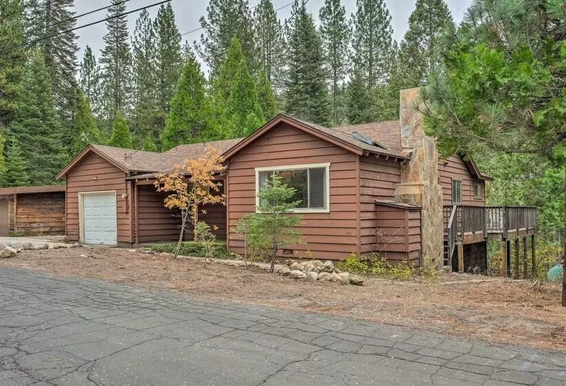 Cozy Retreat W/ Deck ~ 2 Mi To Pinecrest Lake!