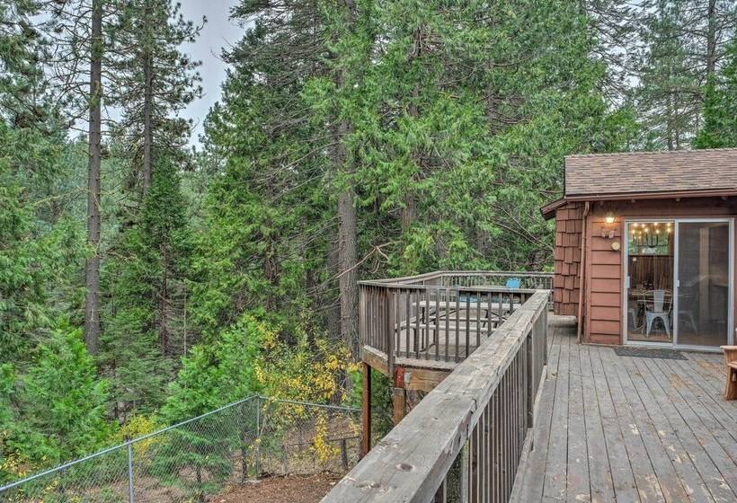 Cozy Retreat W/ Deck ~ 2 Mi To Pinecrest Lake!