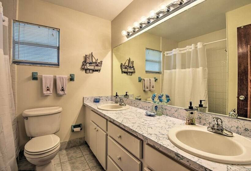 Daytona Area Home ~ 3 Mi To Beach: Swim & Explore!