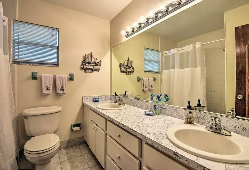 Daytona Area Home ~ 3 Mi To Beach: Swim & Explore!