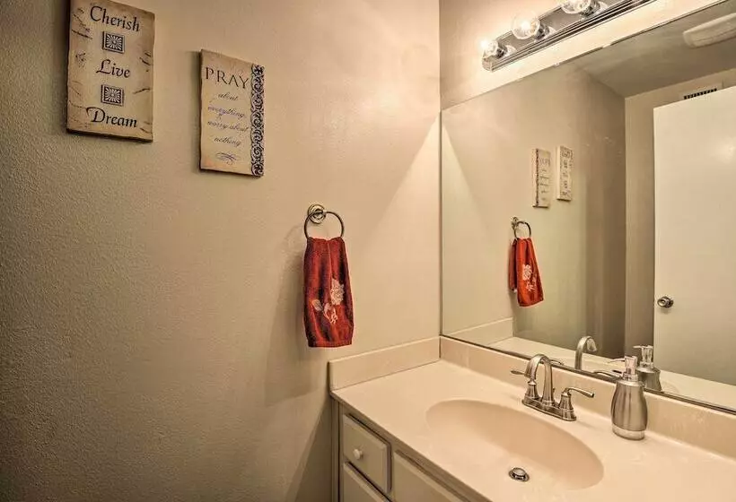 Daytona Area Home ~ 3 Mi To Beach: Swim & Explore!