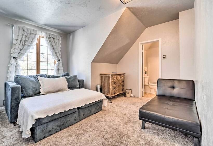 Dolorable Home W/ Yard, Walk To River!