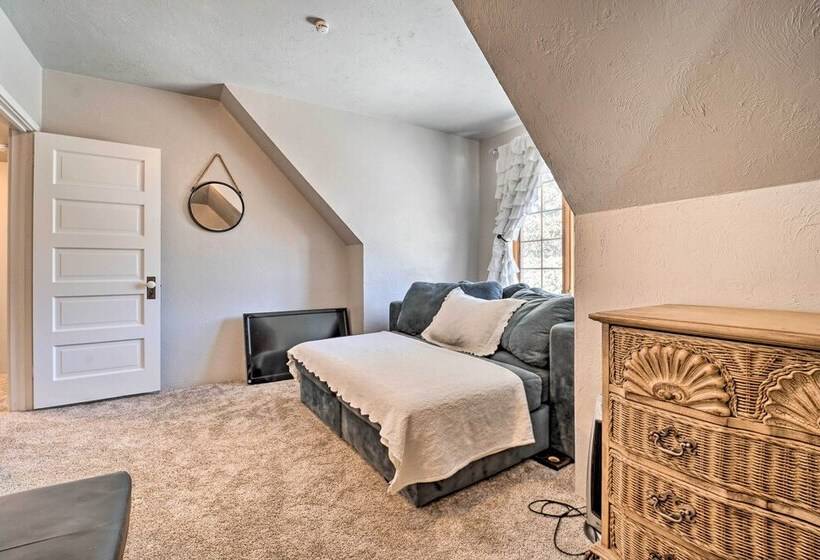 Dolorable Home W/ Yard, Walk To River!