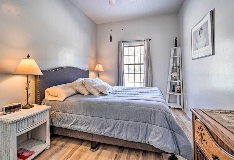 Dolorable Home W/ Yard, Walk To River!