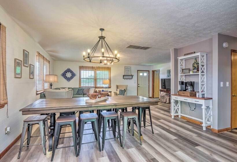 Lake Cumberland Eclectic Retreat: Fire Pit + Views