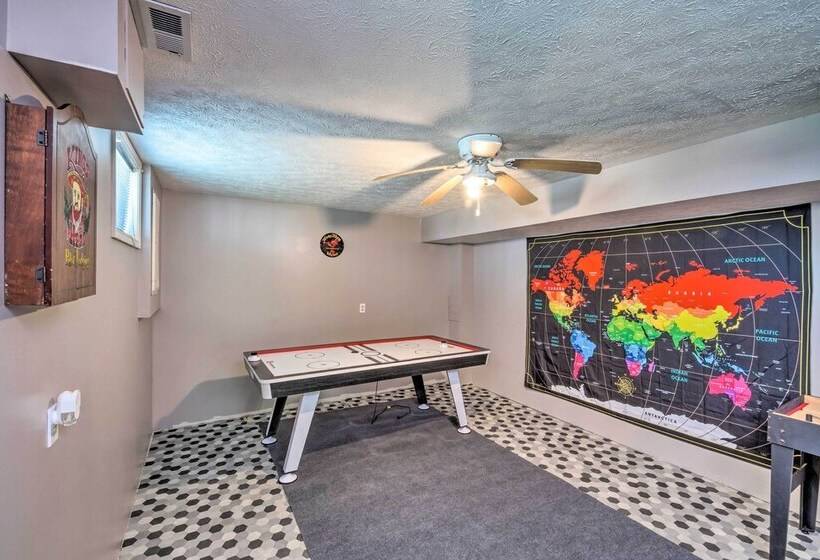 Lake Cumberland Eclectic Retreat: Fire Pit + Views