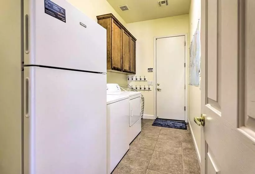 Estrella Hideaway Near Trails, Lakes, And River!