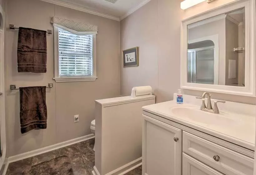 Family Home W/ Fire Pit, 2 Mi To Lake Access