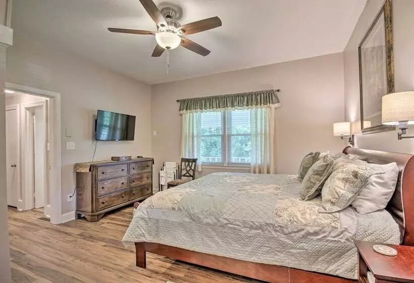 Family Home W/ Fire Pit, 2 Mi To Lake Access