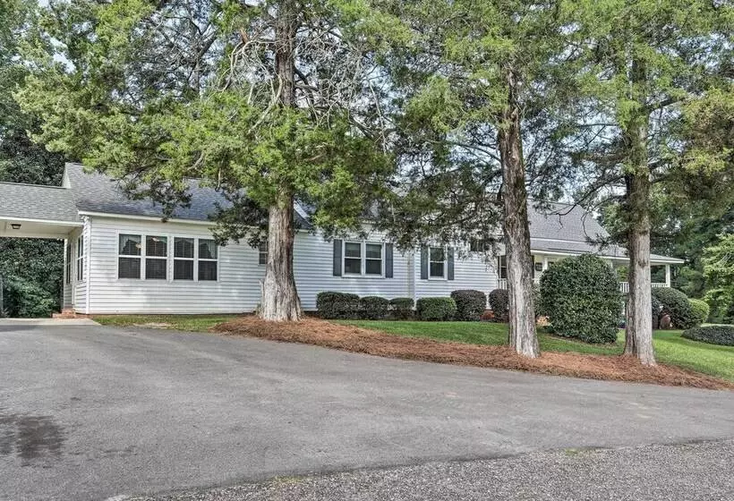 Family Home W/ Fire Pit, 2 Mi To Lake Access