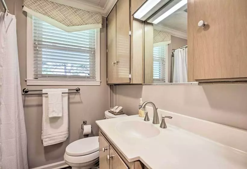 Family Home W/ Fire Pit, 2 Mi To Lake Access