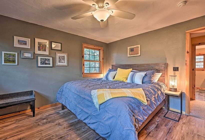 Log Cabin In Wilmington W/ Hot Tub Near Skiing!