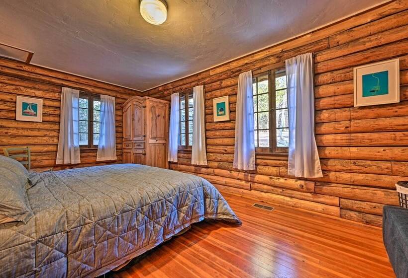 Log Cabin In Wilmington W/ Hot Tub Near Skiing!