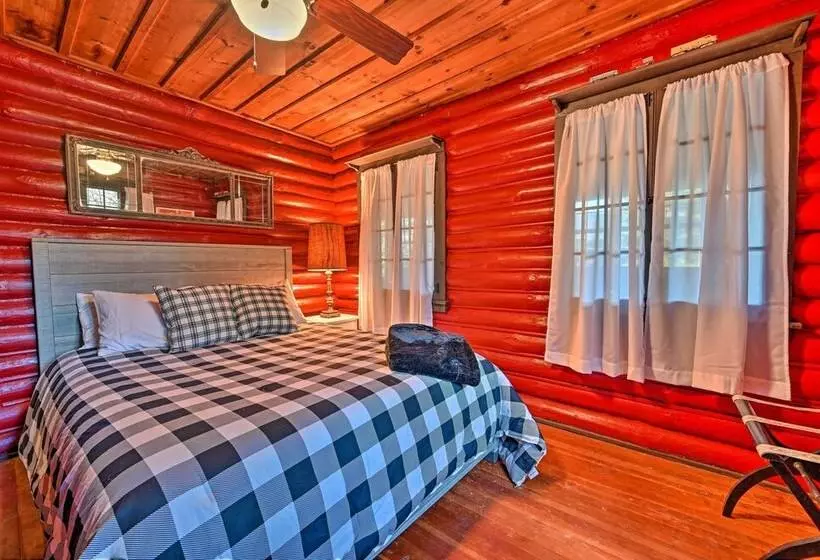 Log Cabin In Wilmington W/ Hot Tub Near Skiing!