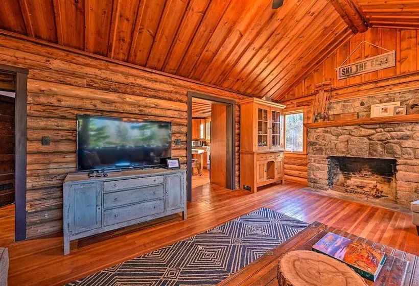Log Cabin In Wilmington W/ Hot Tub Near Skiing!