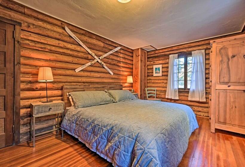 Log Cabin In Wilmington W/ Hot Tub Near Skiing!