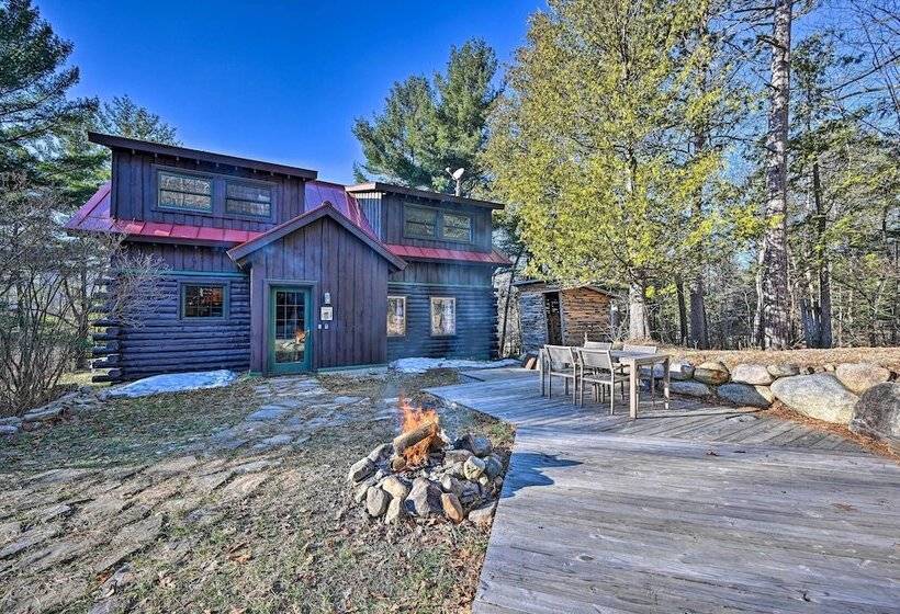 Log Cabin In Wilmington W/ Hot Tub Near Skiing!