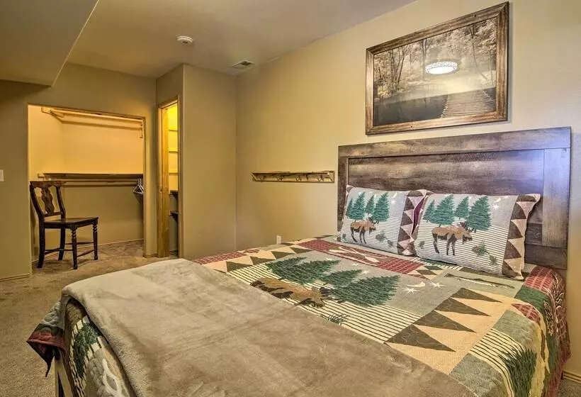 Hilltop Haven In Florissant: Deck + Mountain View!