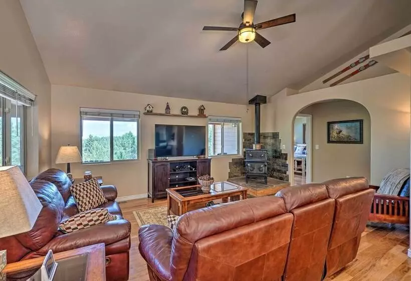 Hilltop Haven In Florissant: Deck + Mountain View!