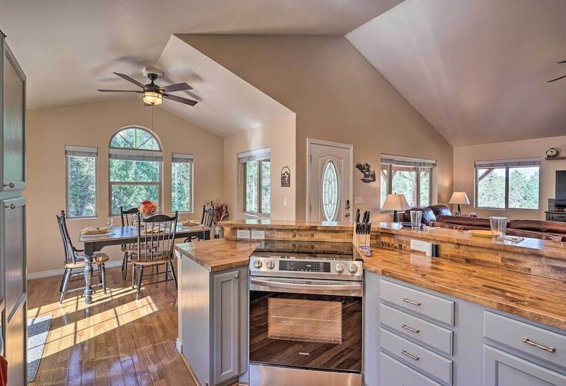 Hilltop Haven In Florissant: Deck + Mountain View!