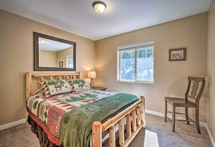 Hilltop Haven In Florissant: Deck + Mountain View!