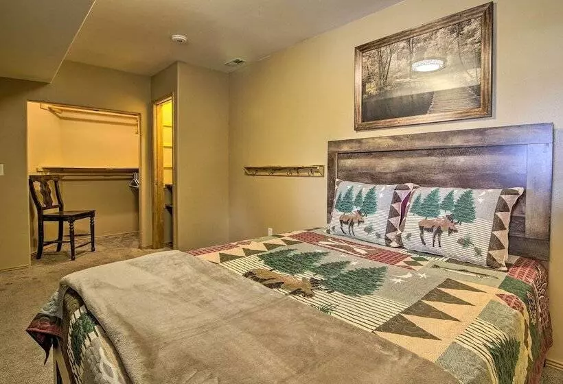 Hilltop Haven In Florissant: Deck + Mountain View!