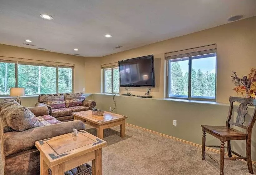 Hilltop Haven In Florissant: Deck + Mountain View!