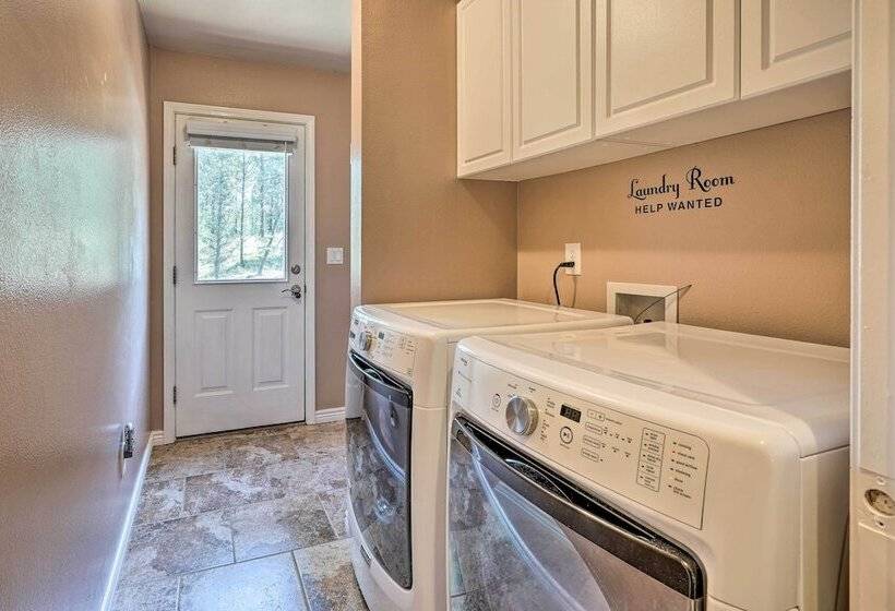 Hilltop Haven In Florissant: Deck + Mountain View!