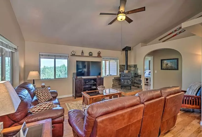 Hilltop Haven In Florissant: Deck + Mountain View!