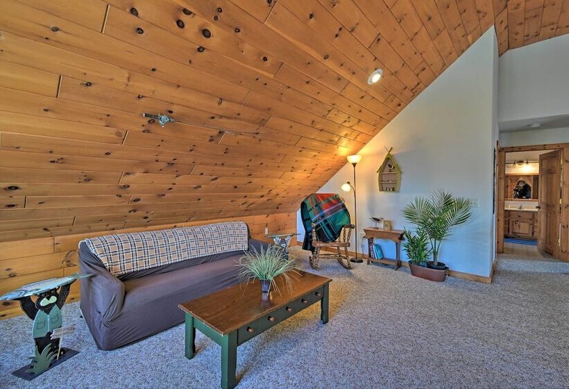 Homey Gresham Getaway: Ski, Hike, Explore & Relax!