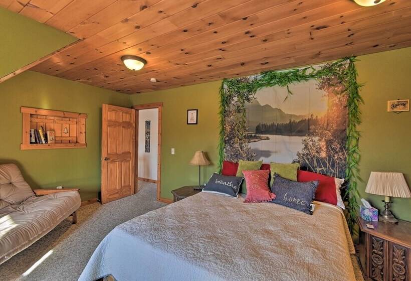 Homey Gresham Getaway: Ski, Hike, Explore & Relax!