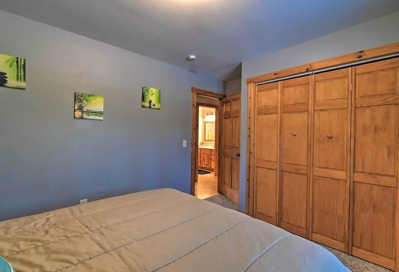 Homey Gresham Getaway: Ski, Hike, Explore & Relax!