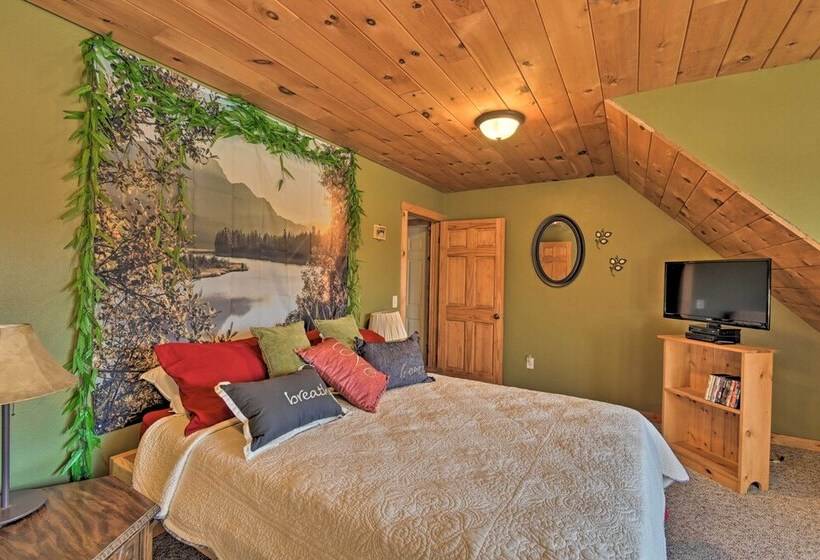 Homey Gresham Getaway: Ski, Hike, Explore & Relax!